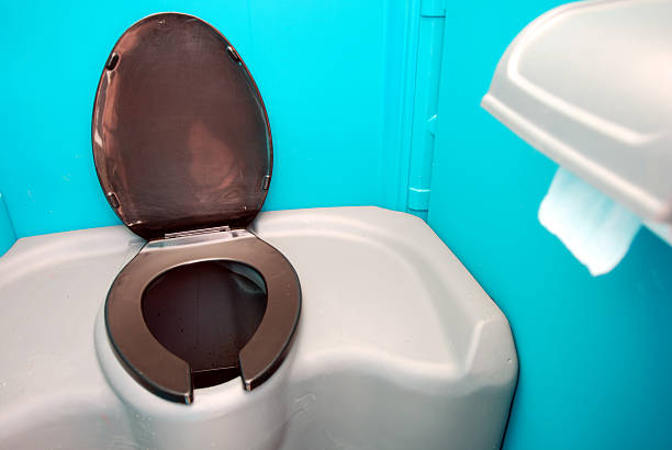 Best Portable restroom trailer rental  in Crosspointe, VA